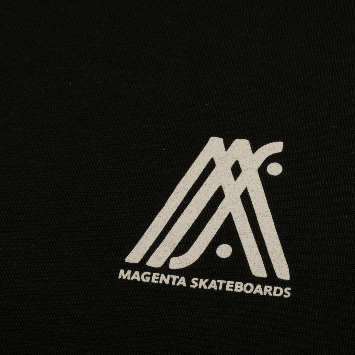 MAGENTA VIENNA TEE BLACK  - Tôpette Skateboards & Lifestyle